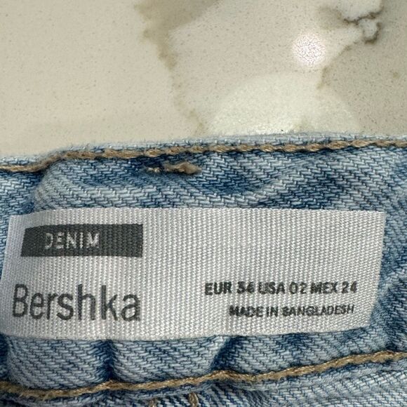 Bershka denim shorts. Size 2. - Picture 3 of 5